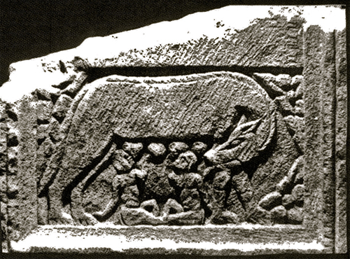 Figura 2 – Museo di Târgu Mureş. Frammento di stele scoperta a Brâncoveneşti