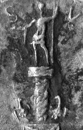 Figura 2 – Traiano (98-117 d.C.). Denario emesso dalla zecca di Roma tra il 114 e il 115 con la colonna traiana (particolare del rovescio). Roma, Museo Nazionale Romano, Medagliere
